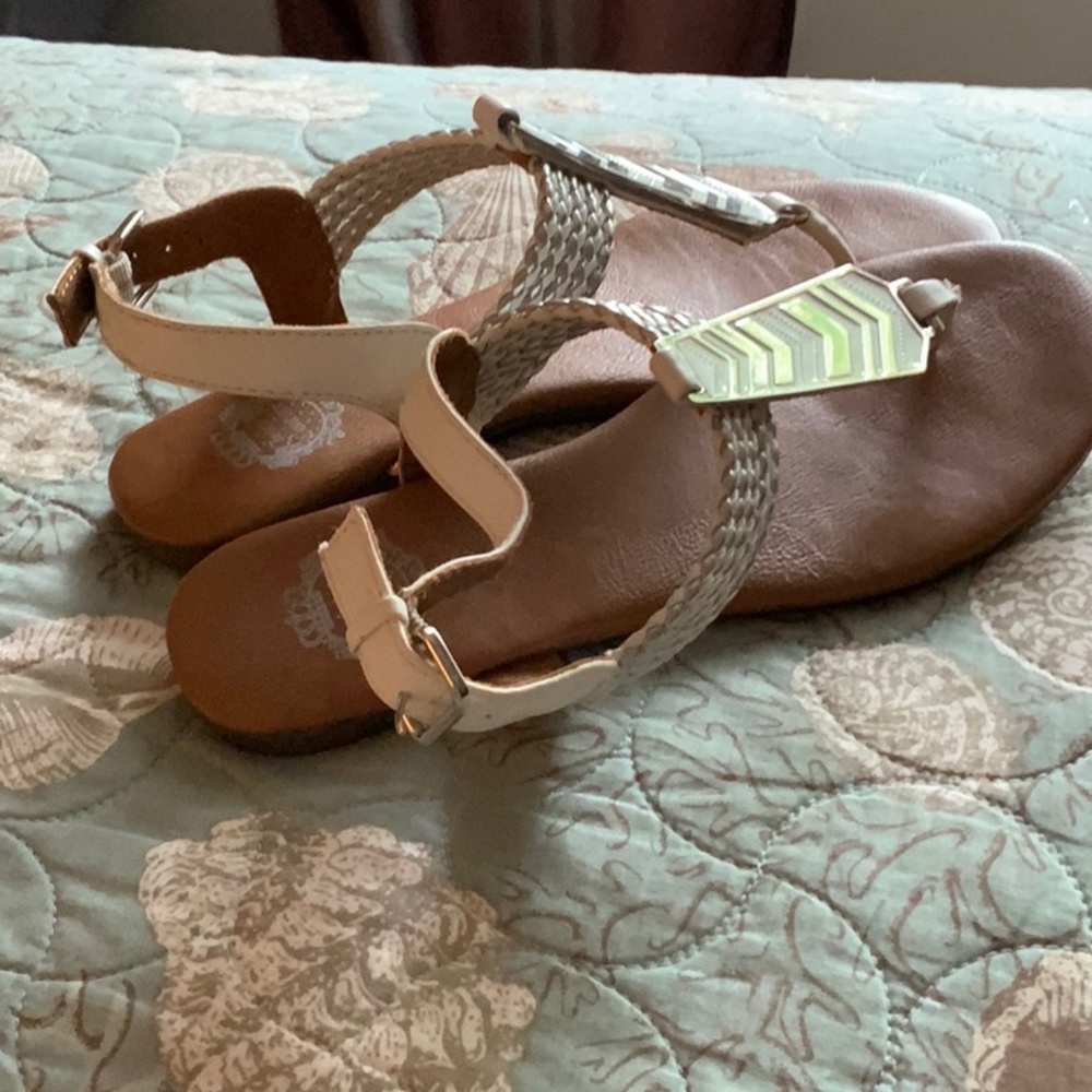 barely worn juicy couture sandals
